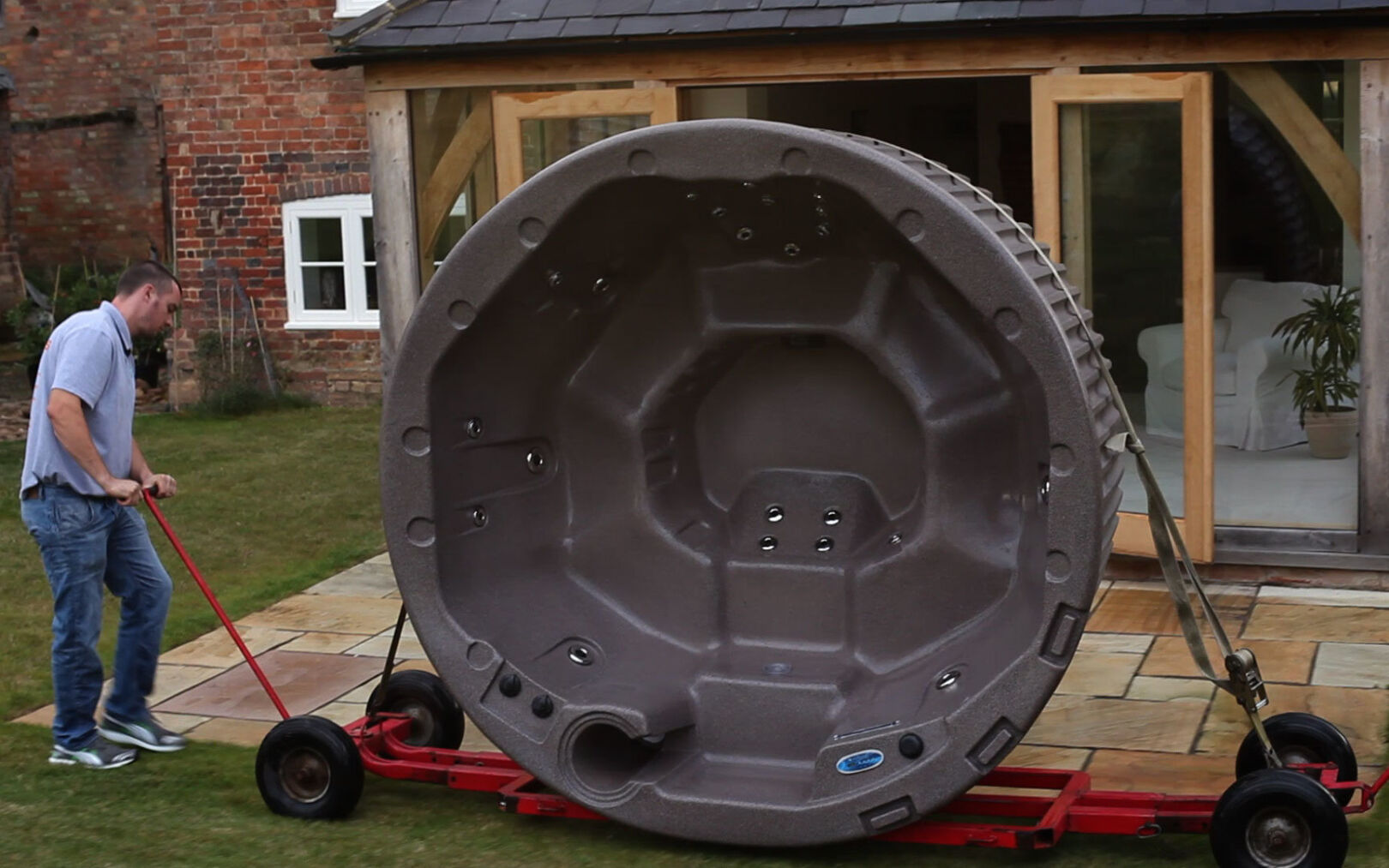 Hot Tub Moving , Collection and Relocation Hunsbury Hot Tubs