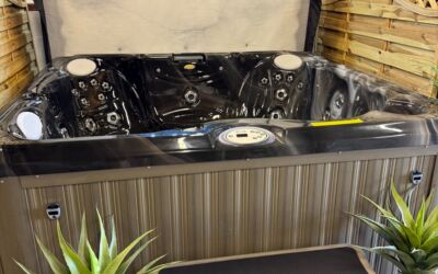 Jacuzzi J-235 Hot tub