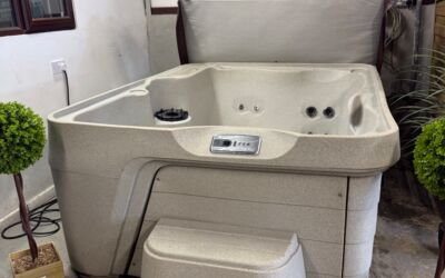 Freeflow Azure Hot Tub