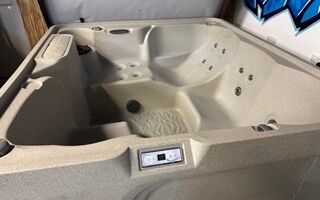 Excursion Hot Tub 13 amp Plug and Play