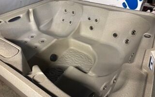 Excursion Hot Tub 13 amp Plug and Play