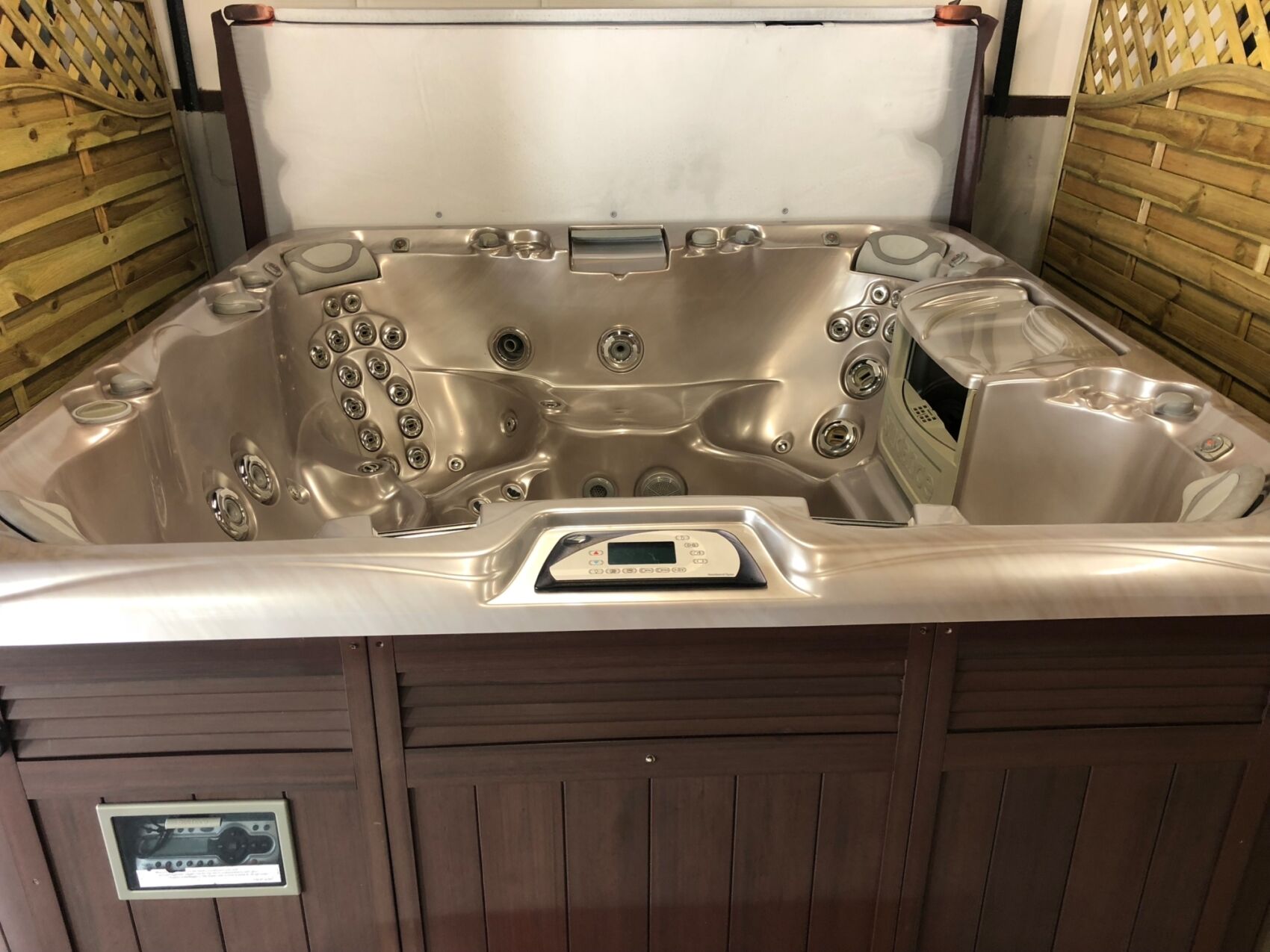 Preowned Hot Tub Sundance Cameo Hunsbury Hot Tubs