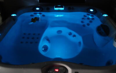 Jacuzzi J335 Hot Tub - 2009