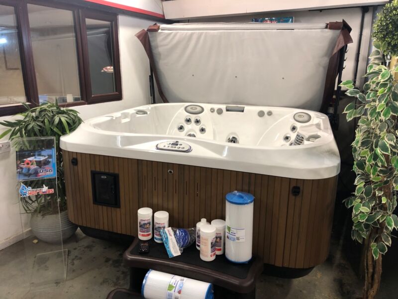 2017 Jacuzzi J335Hot Tub