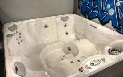 Hot Spot Hot tub 2019 (13 Amp Plug and Play)