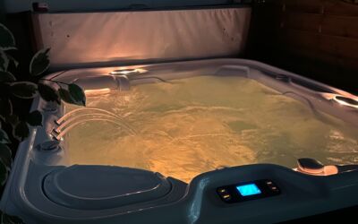 2017 Hotsprings Sovereign Hot Tub