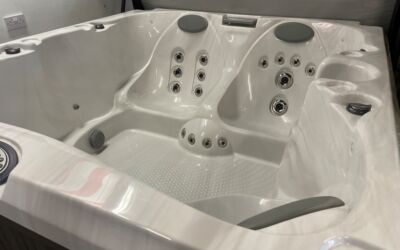 2020 Jacuzzi J-225 Current Model