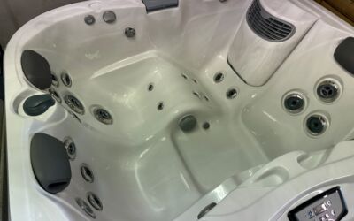 Jacuzzi J315IP 2020 - Current Model