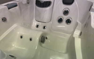 Jacuzzi J315IP 2020 - Current Model