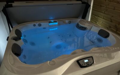 Jacuzzi J315IP 2020 - Current Model