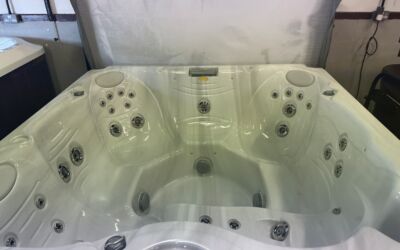 Jacuzzi J235