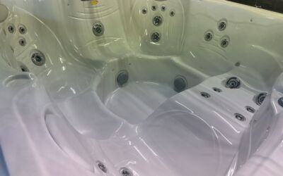 Jacuzzi J235