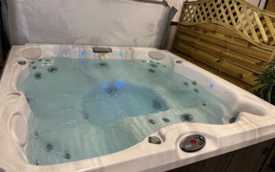 Jacuzzi J235