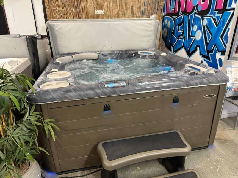 Hydropool 670Hot Tub