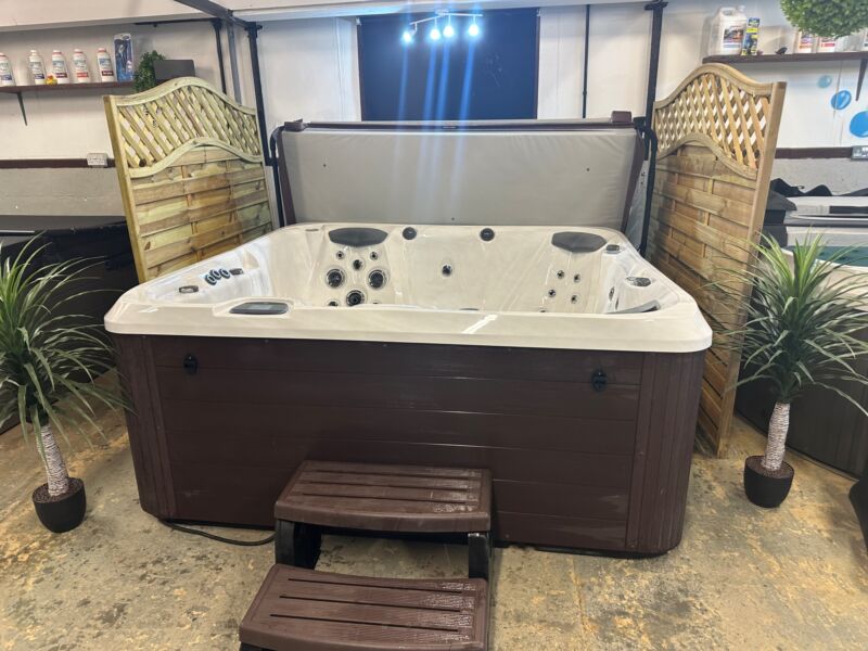 Hurricane Hot TubHot Tub