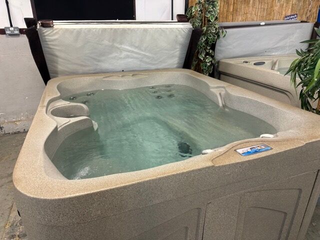 Freeflow Azure 13 Amp Plug and PlayHot Tub