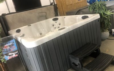 Hydropool Hot Tub