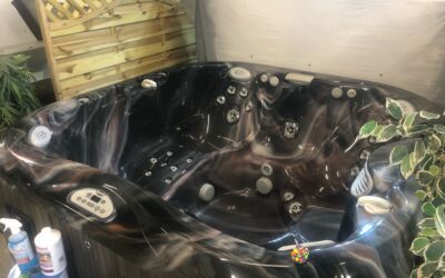 Jacuzzi J335 2017