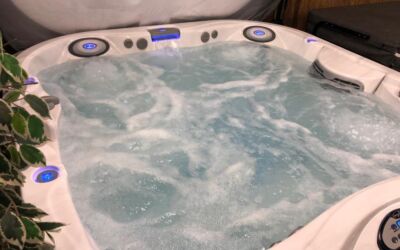 Jacuzzi J335 2017