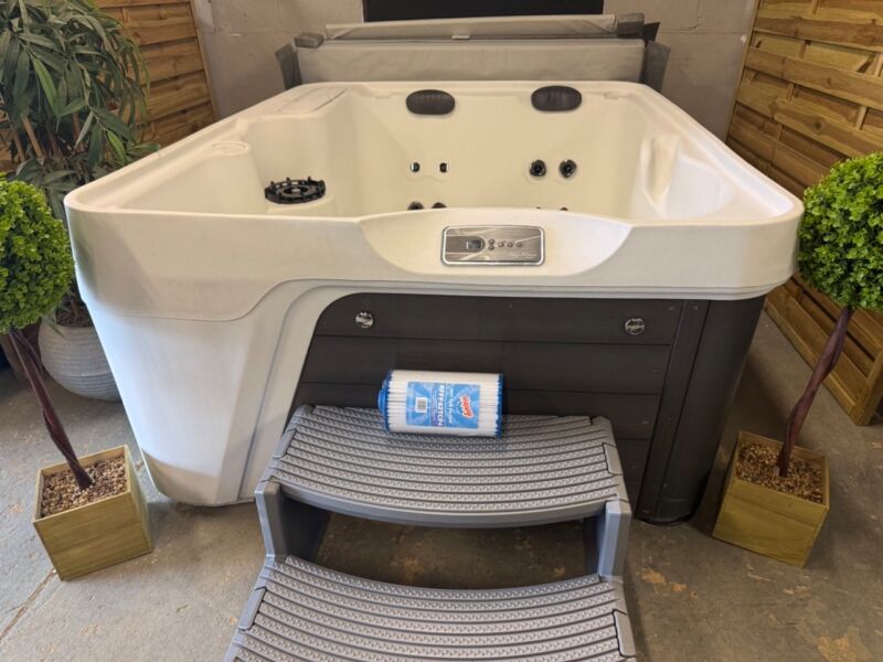 Freeflow azure 4-person Hot TubHot Tub