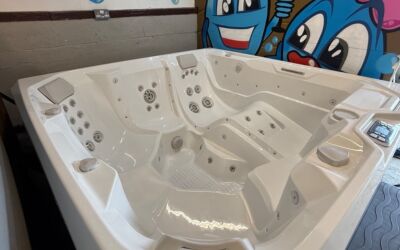 Limelight Flair Hotsprings Hot Tub