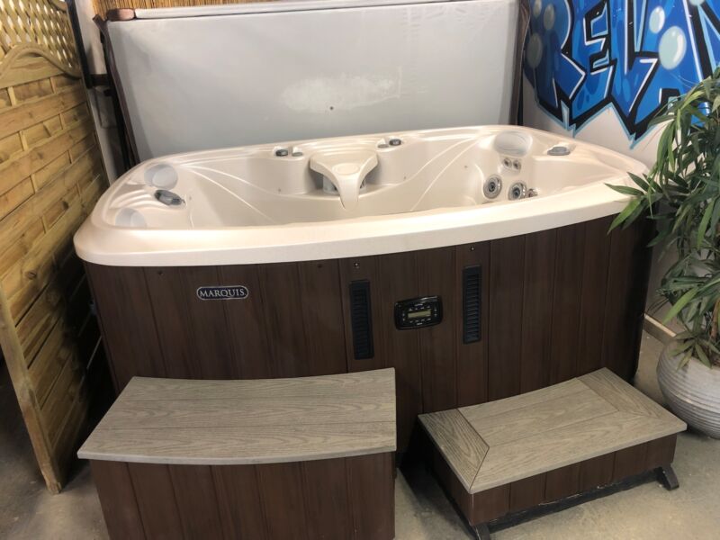 Marquis Spas SpiritHot Tub