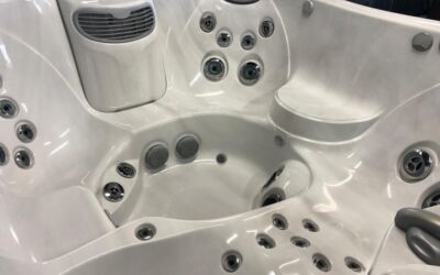 Jacuzzi J335 2017