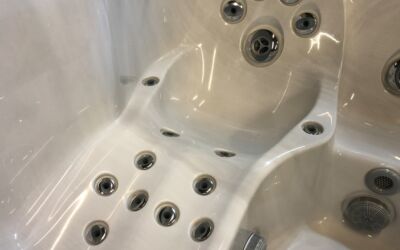 Jacuzzi J335 2016