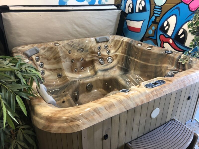 Wellis Palmero Hot TubHot Tub