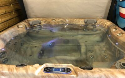 Wellis Palmero Hot Tub