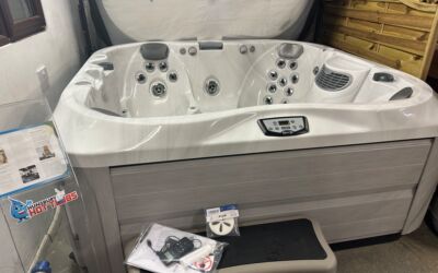 Jacuzzi J335 (New Model)