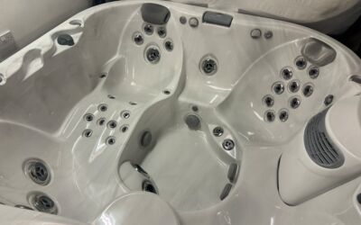 Jacuzzi J335 (New Model)