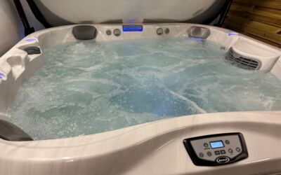 Jacuzzi J335 (New Model)