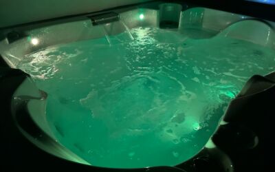 Jacuzzi J215 Hot Tub