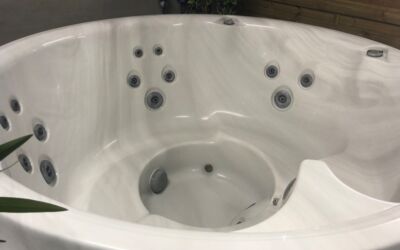 Jacuzzi J210